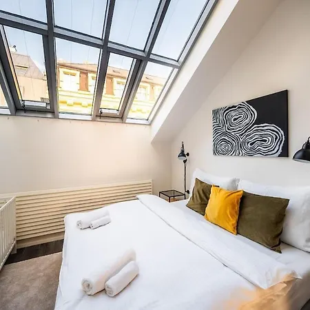 Apartment 4 Bedrooms Casco Antiguo *