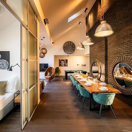 Apartment 4 Bedrooms Casco Antiguo