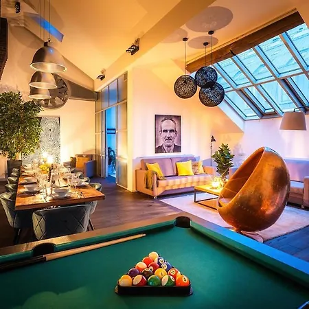 4 Bedrooms Casco Antiguo Apartamento
